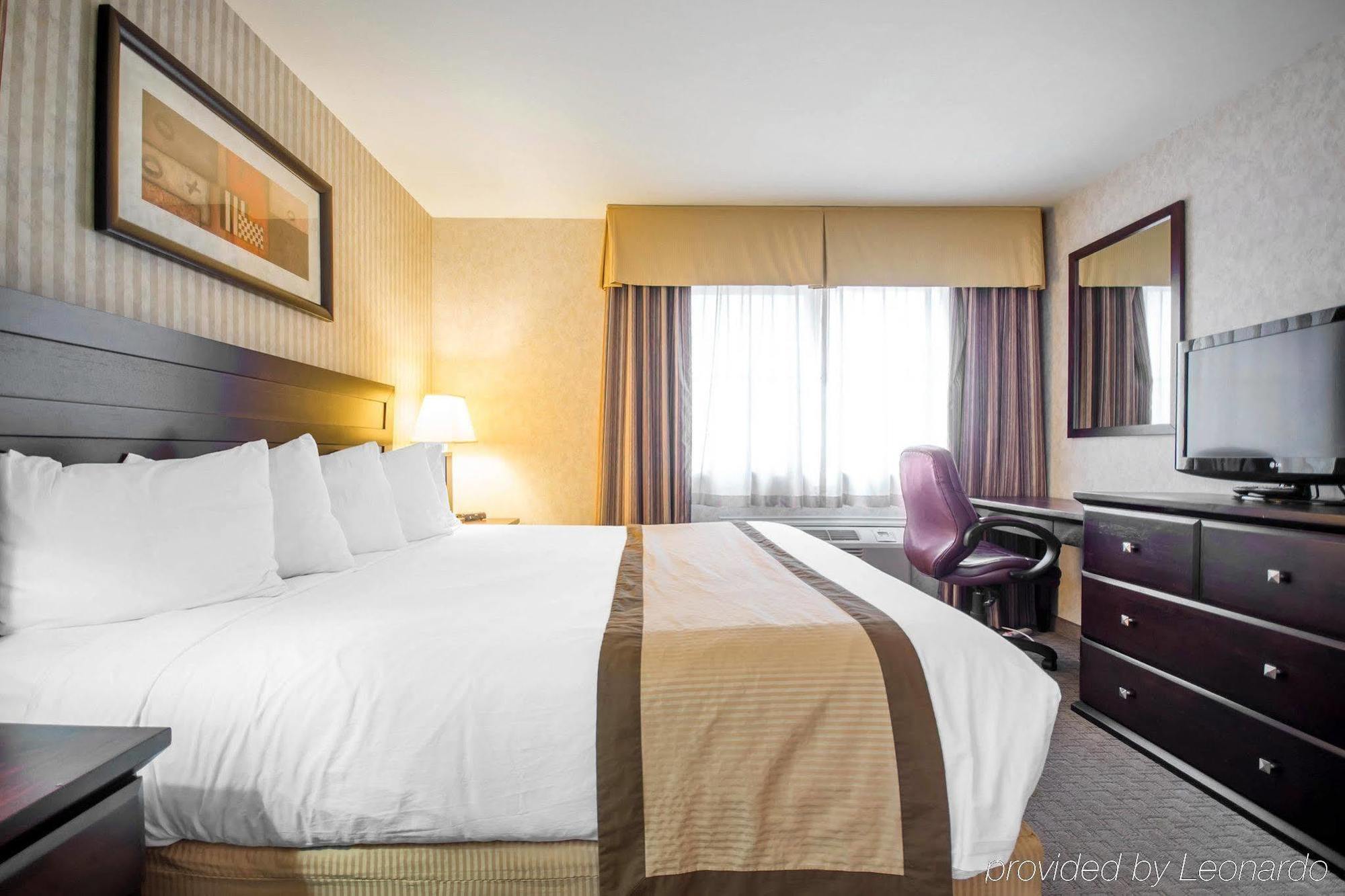Quality Hotel & Suites Langley Eksteriør billede