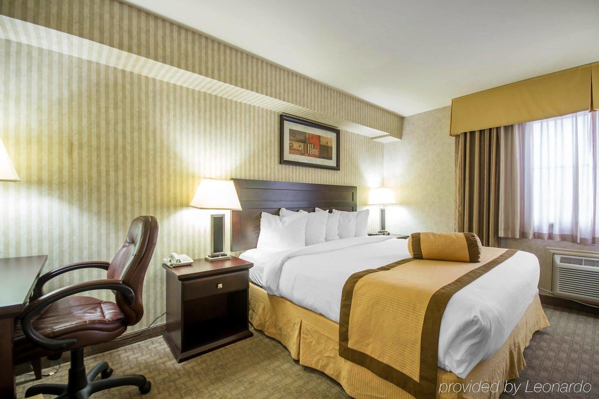 Quality Hotel & Suites Langley Eksteriør billede